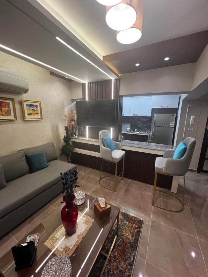 Luxury Flat With Garden And Private Entrance شقة فاخرة بحديقة و مدخل خاص Kairó Kültér fotó