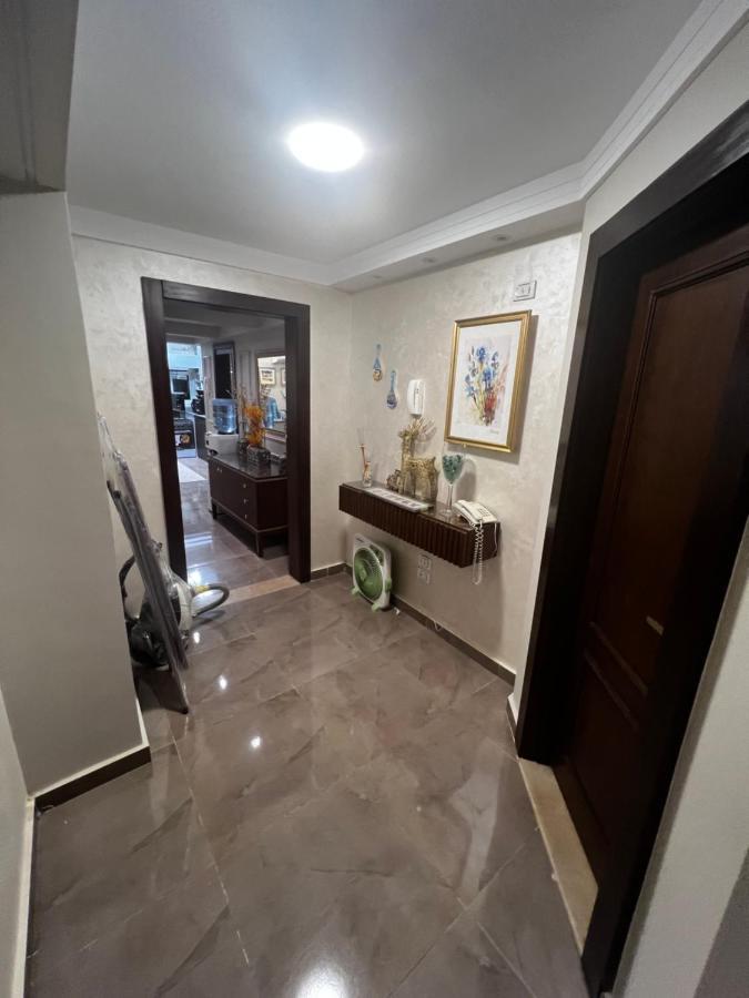 Luxury Flat With Garden And Private Entrance شقة فاخرة بحديقة و مدخل خاص Kairó Kültér fotó