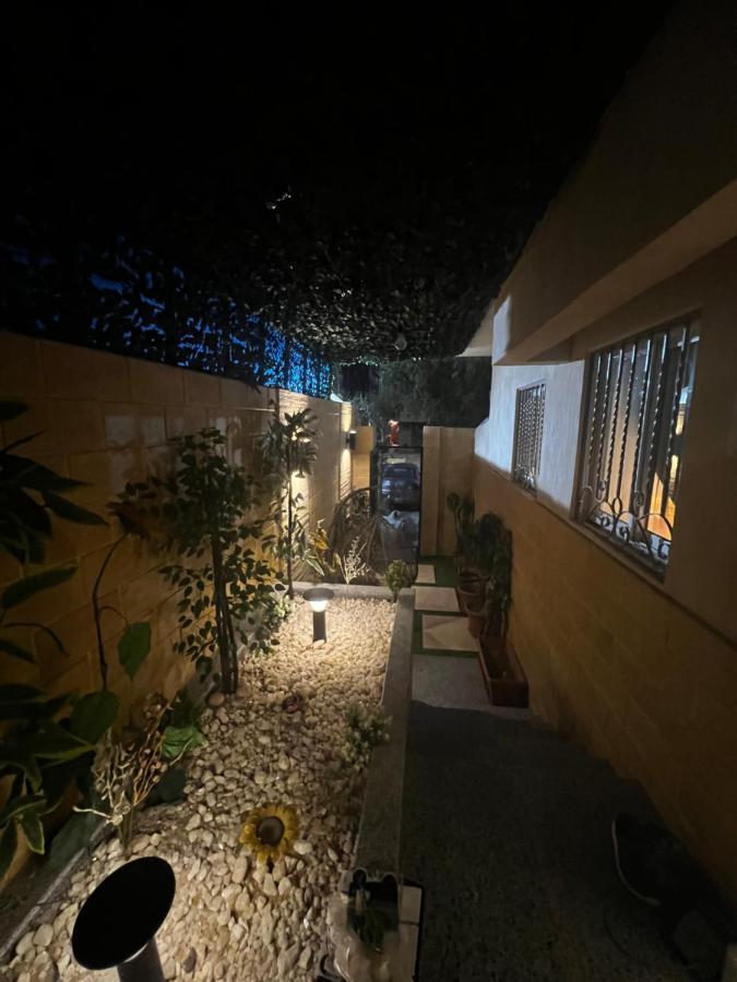 Luxury Flat With Garden And Private Entrance شقة فاخرة بحديقة و مدخل خاص Kairó Kültér fotó