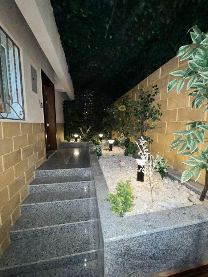 Luxury Flat With Garden And Private Entrance شقة فاخرة بحديقة و مدخل خاص Kairó Kültér fotó