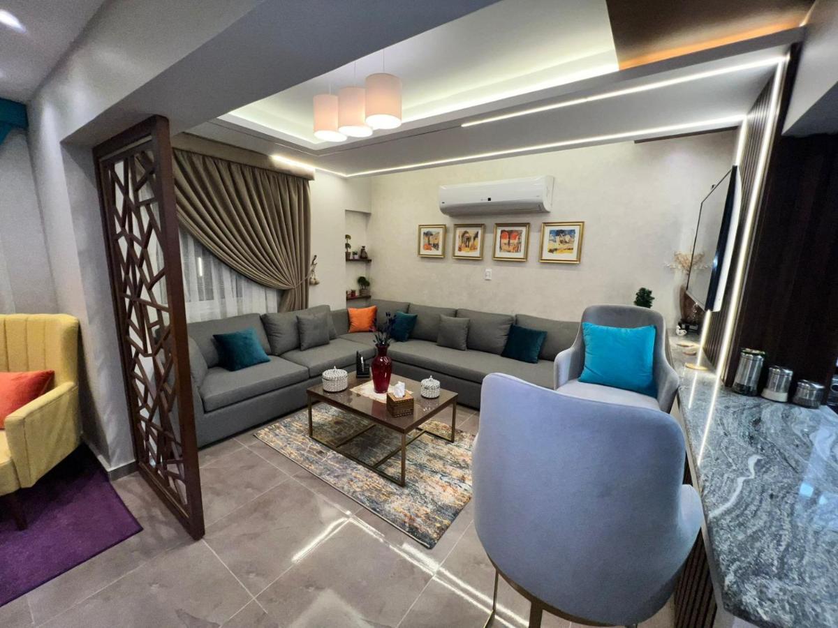 Luxury Flat With Garden And Private Entrance شقة فاخرة بحديقة و مدخل خاص Kairó Kültér fotó