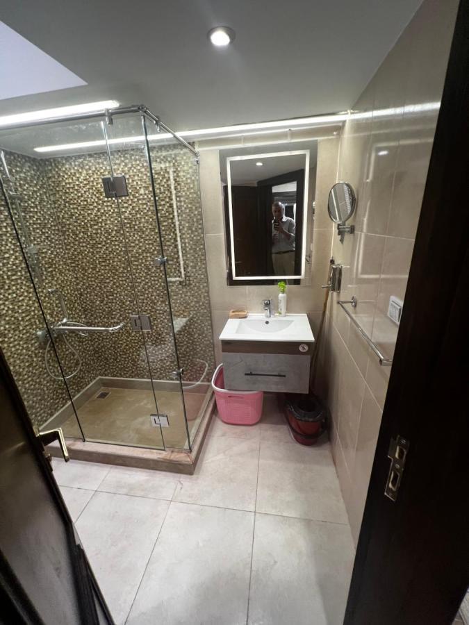 Luxury Flat With Garden And Private Entrance شقة فاخرة بحديقة و مدخل خاص Kairó Kültér fotó
