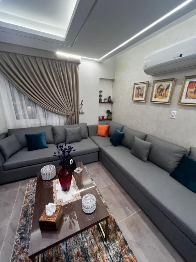 Luxury Flat With Garden And Private Entrance شقة فاخرة بحديقة و مدخل خاص Kairó Kültér fotó