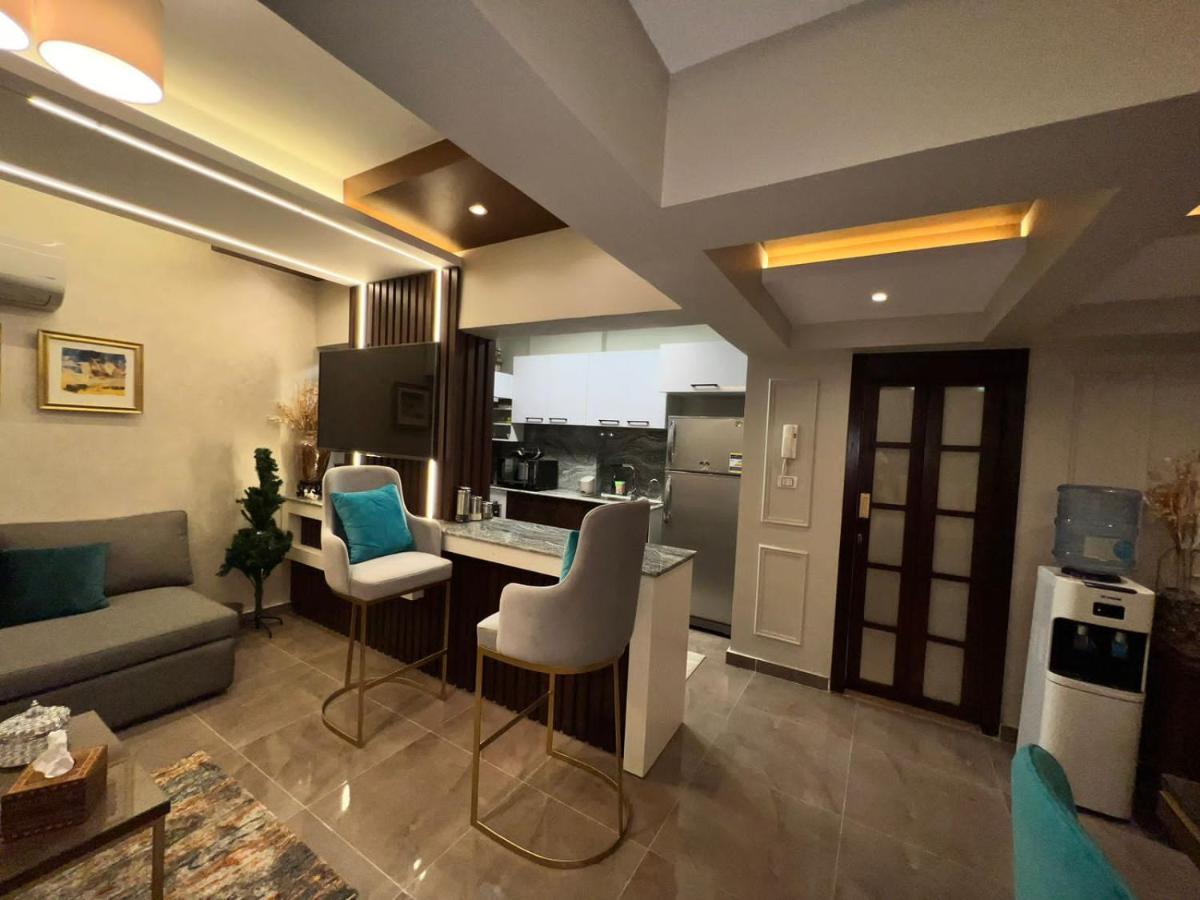 Luxury Flat With Garden And Private Entrance شقة فاخرة بحديقة و مدخل خاص Kairó Kültér fotó
