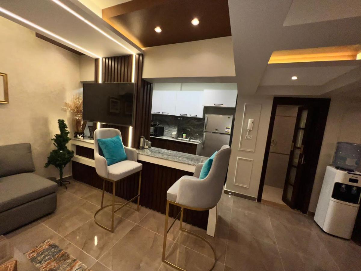 Luxury Flat With Garden And Private Entrance شقة فاخرة بحديقة و مدخل خاص Kairó Kültér fotó