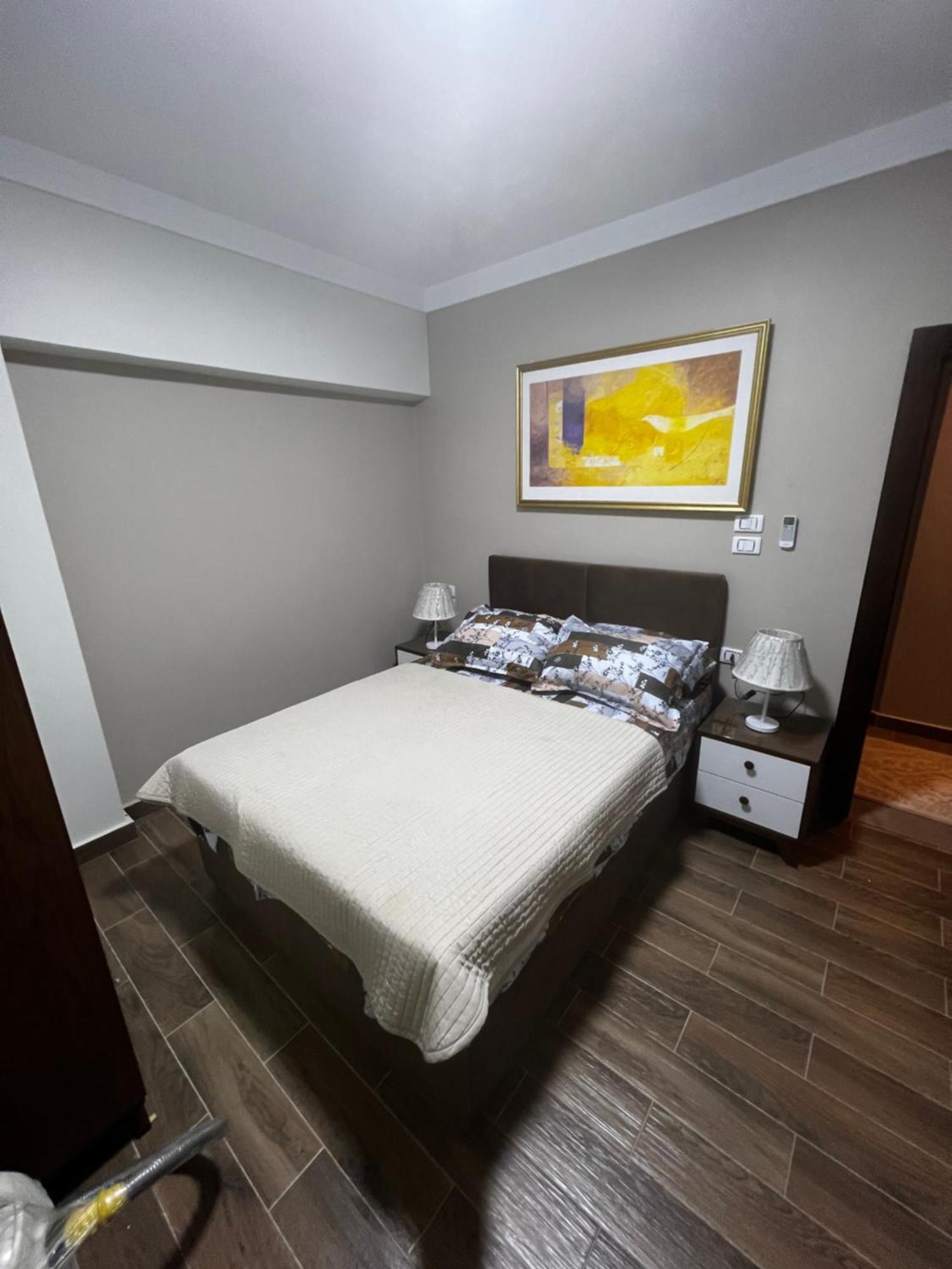 Luxury Flat With Garden And Private Entrance شقة فاخرة بحديقة و مدخل خاص Kairó Kültér fotó